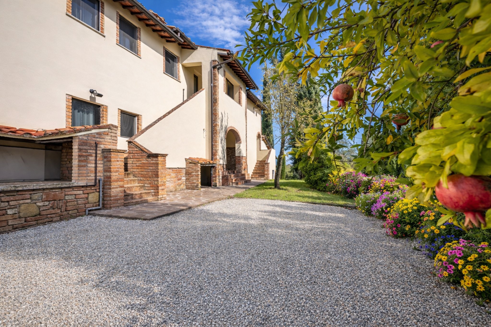 Villa Cerretello exterior entrance