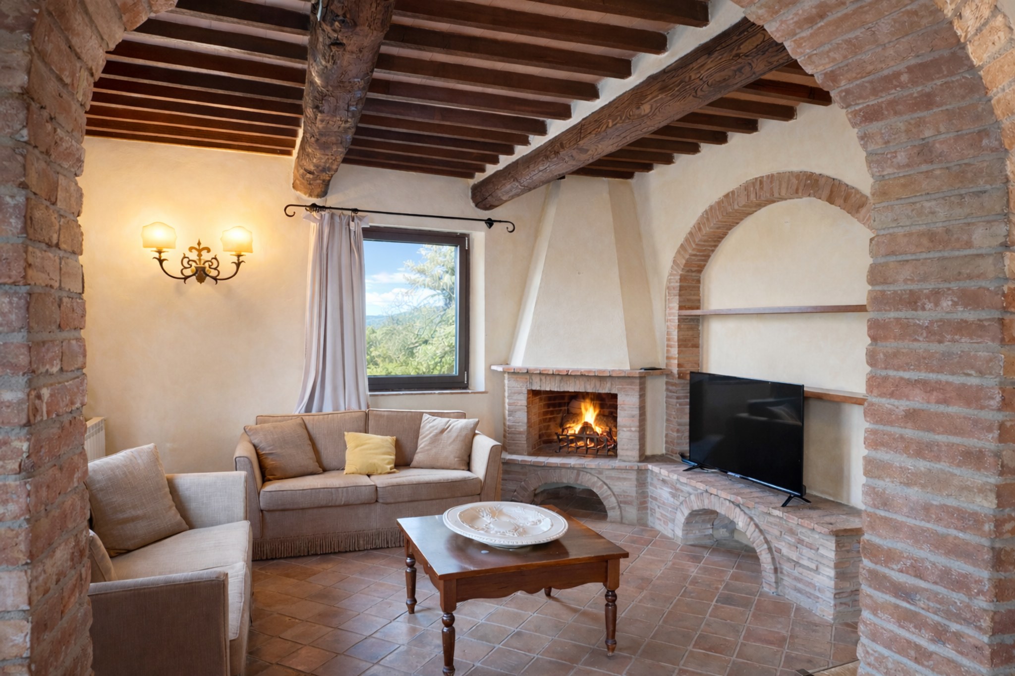 Villa Cerretello fireplace lounge