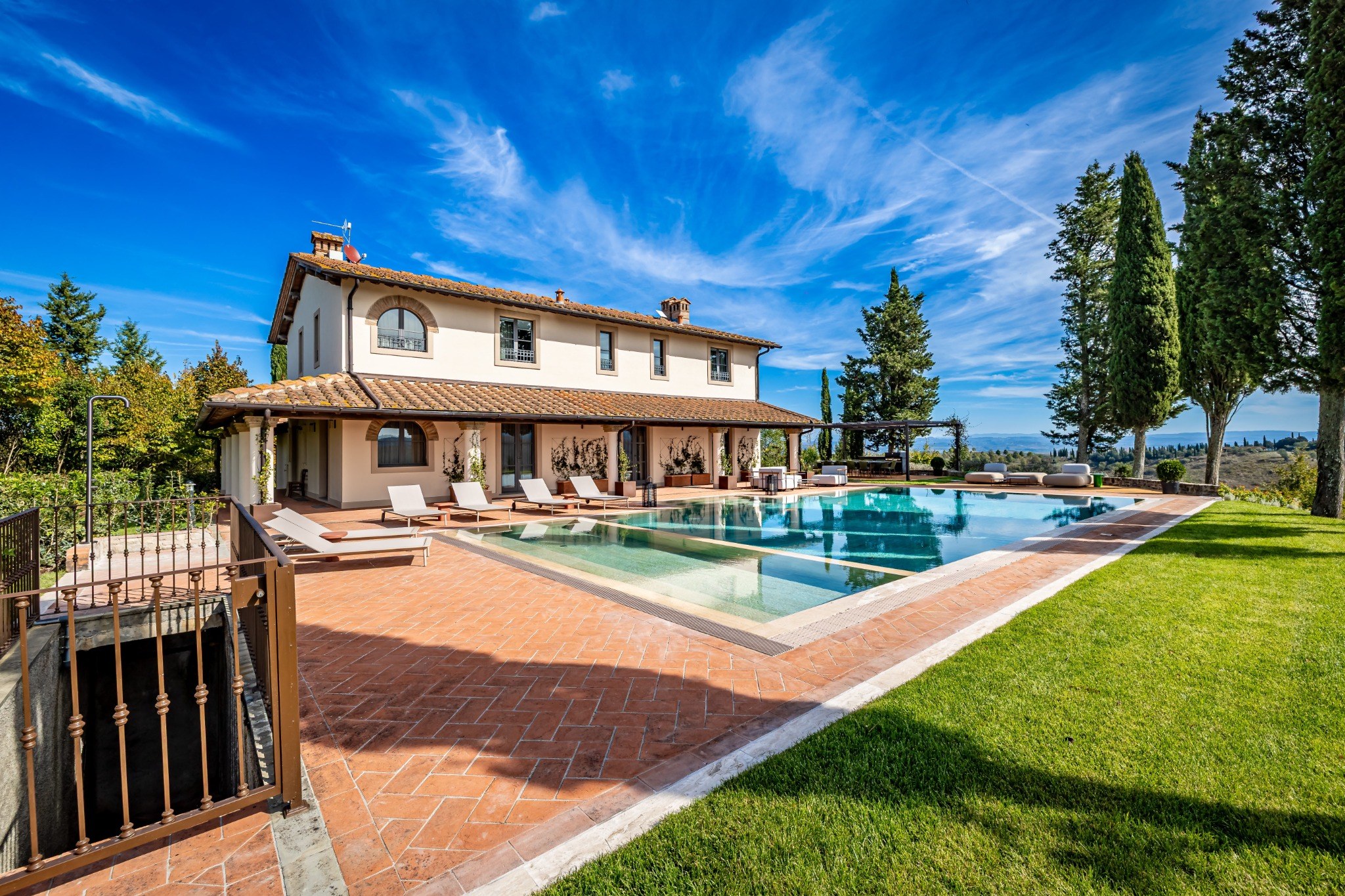 Villa Luce panoramic pool view