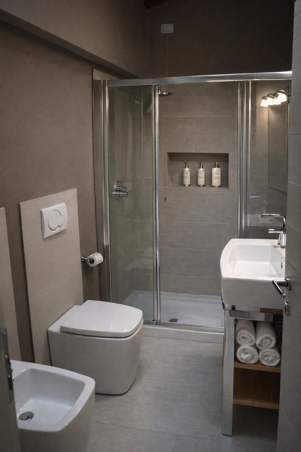 Villa Tabaccaia bathroom detail