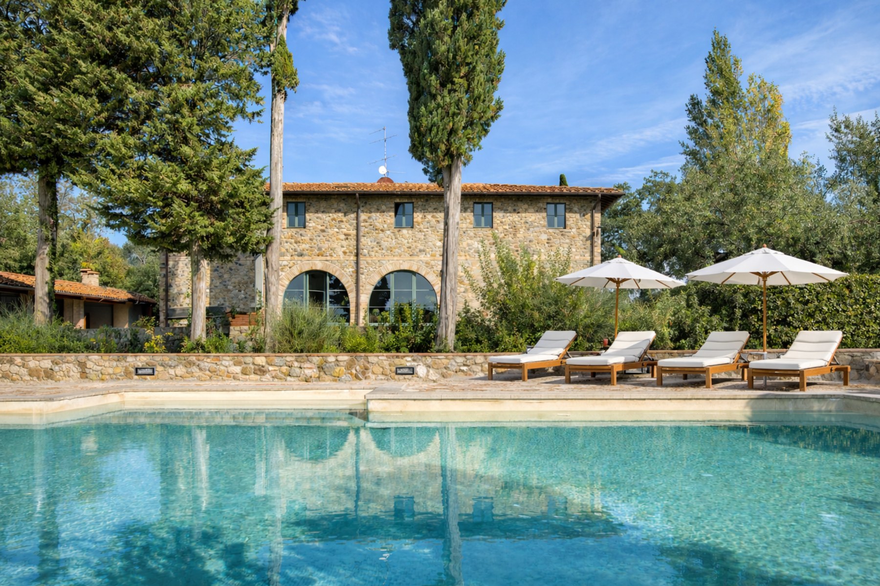 Villa Vignola wedding and garden setup